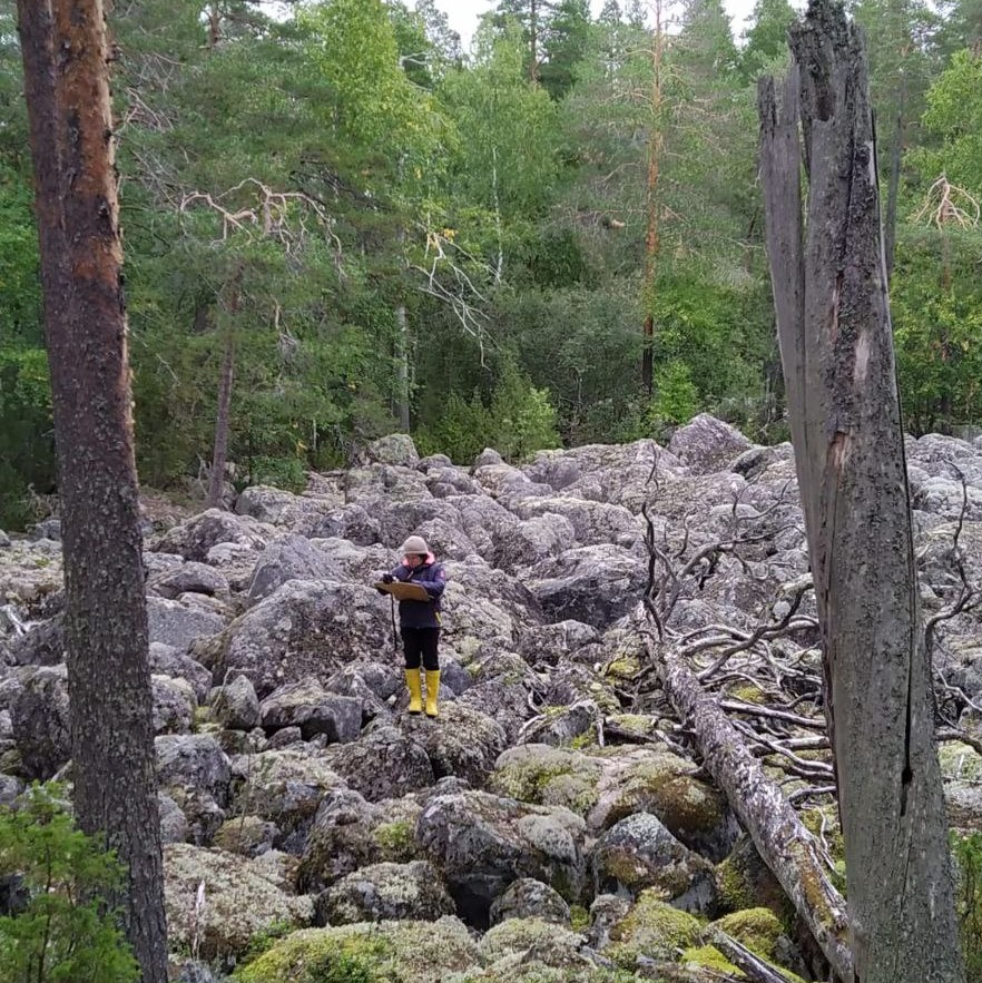 Pem working in a rocky scenary